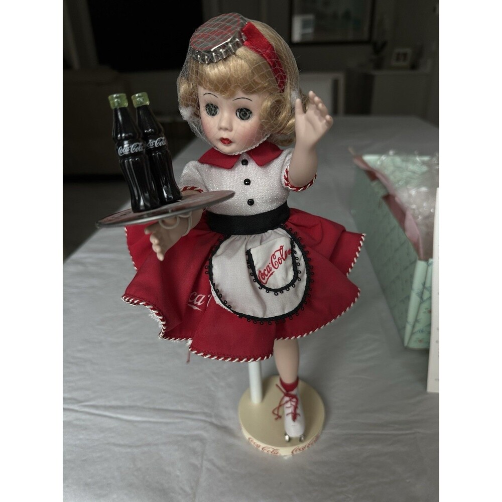 1999 Madame Alexander Coca-Cola Carhop Doll 10” #17400 Skates Tray Bottles Stand